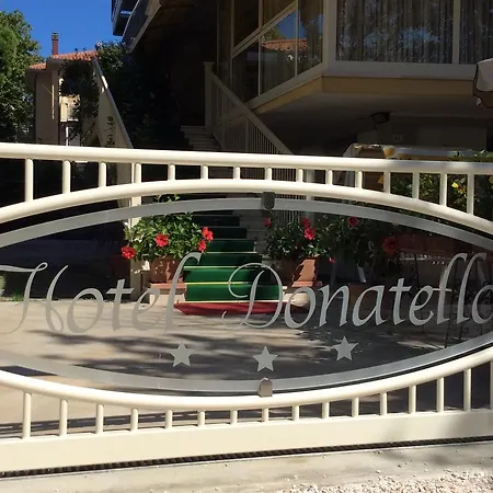Отель Donatello 3*